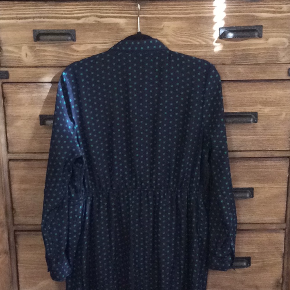 Collared Dress 👗 - Picture 3 of 4